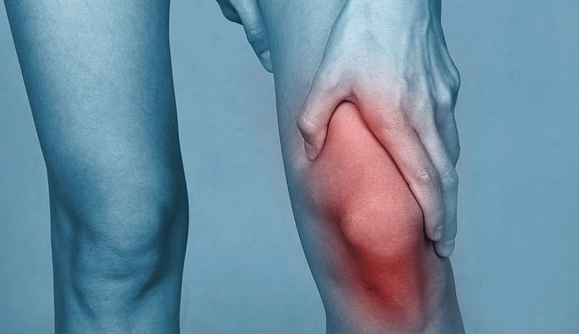 dolore all'articolazione del ginocchio dovuto all'artrosi